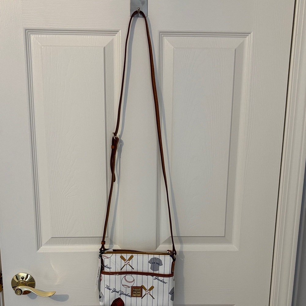 Dooney & Bourke White Crossbody Bag with NYY Baseball Print - Picture 2 of 8